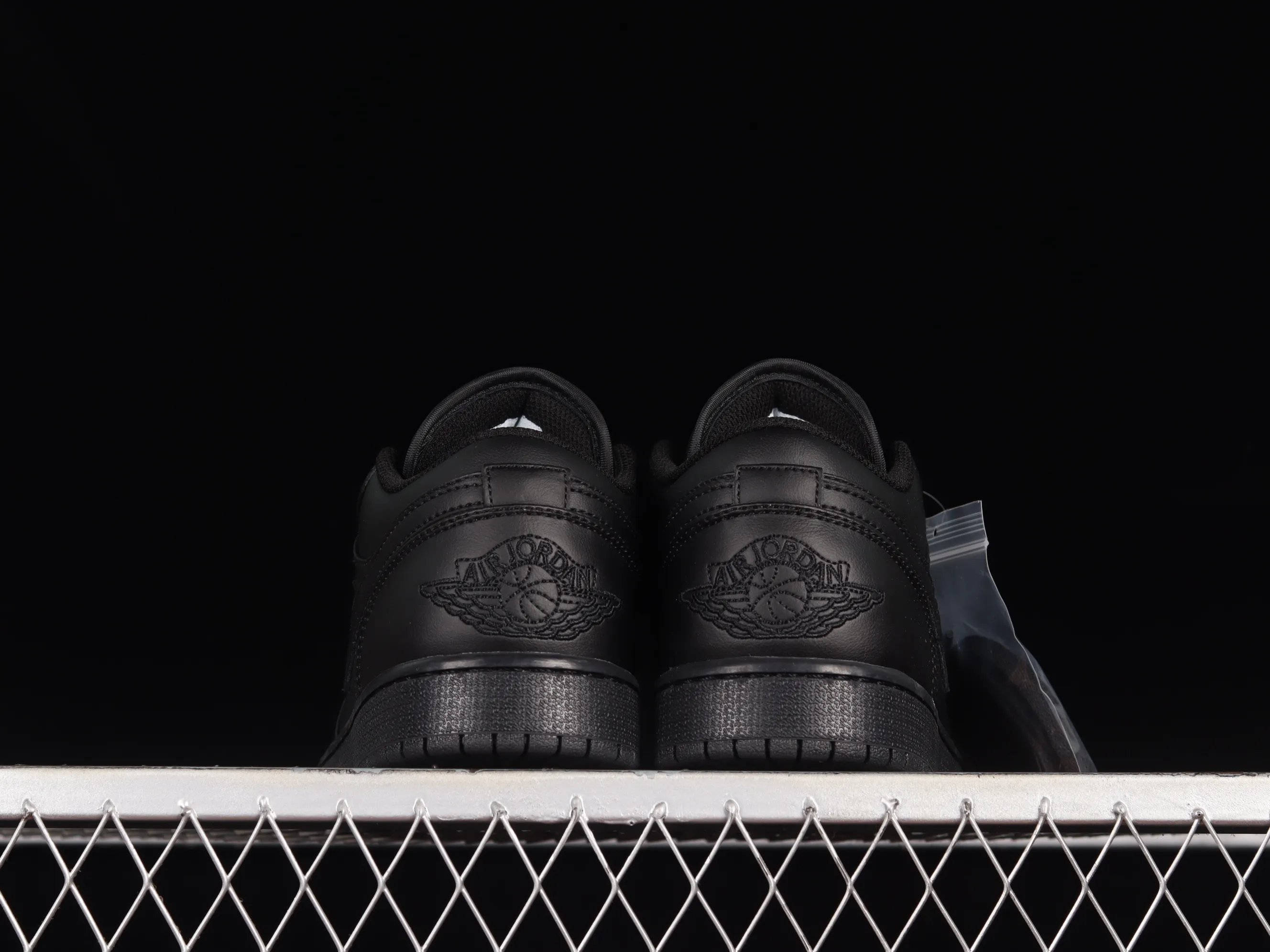 All Categories Air Jordan Jordan Series Basketball Shoes Air Jordan 1 Low Air Jordan 1 Low AJ1 Joe 1 All Black Low State Basketball Shoes 553558-093